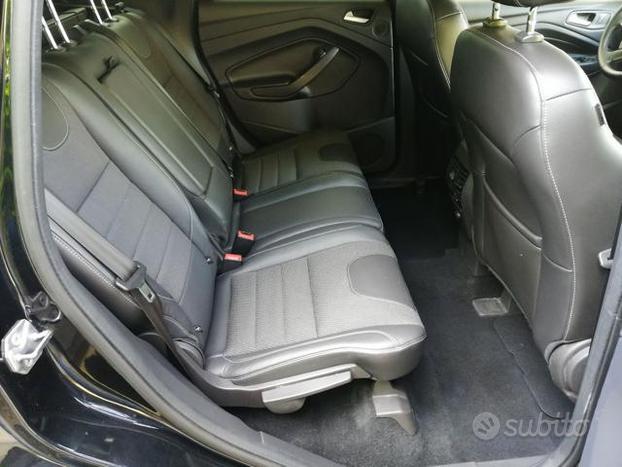 FORD Kuga 2.0 TDCI 150 CV S&S 4WD Powershift Tit