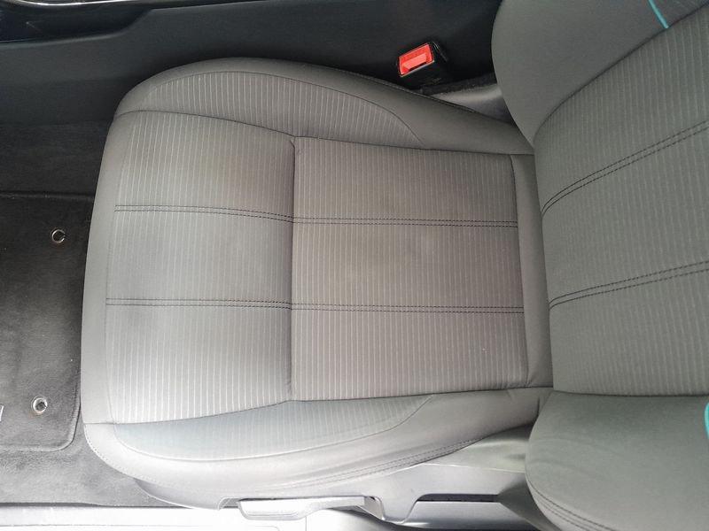 Land Rover Range Rover Evoque 2.0 D165 MHEV R-Dynamic AWD auto