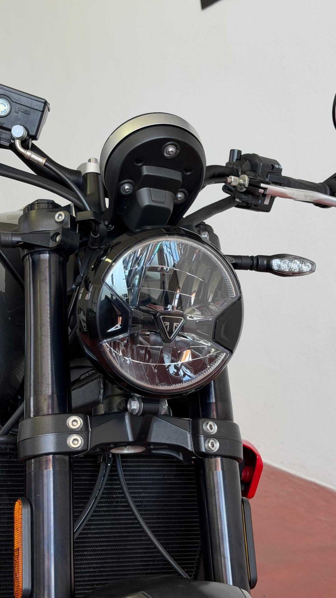 Triumph Trident 660