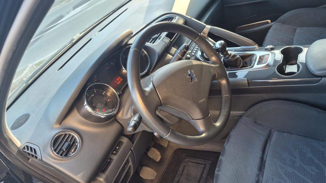 Peugeot 3008 1.6 HDi 110CV Business