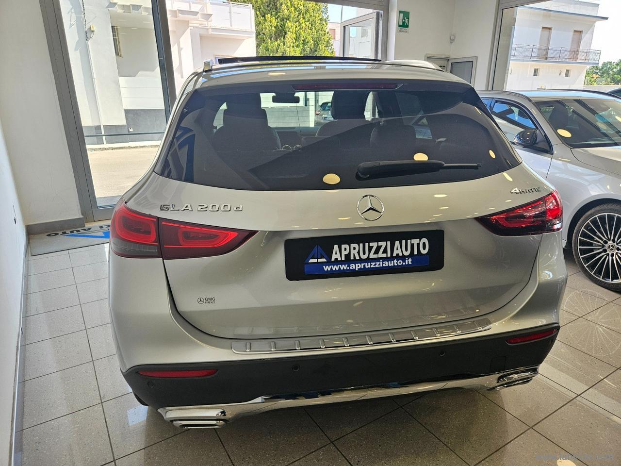 MERCEDES-BENZ GLA 200 d Automatic 4Matic Sport Plus