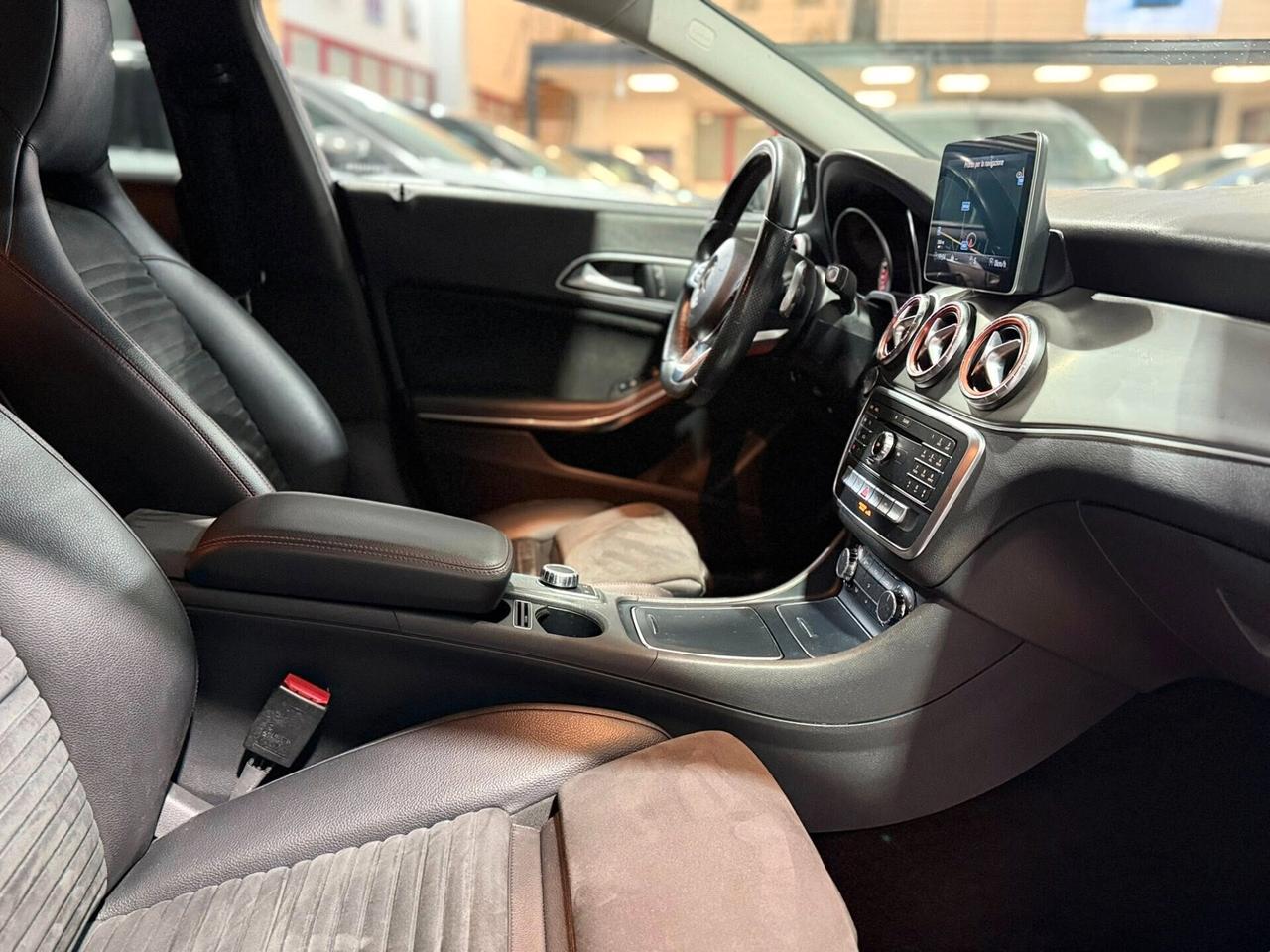 Mercedes-Benz CLA Shooting Brake 200d 4Matic Autom 2018 cdi 136cv