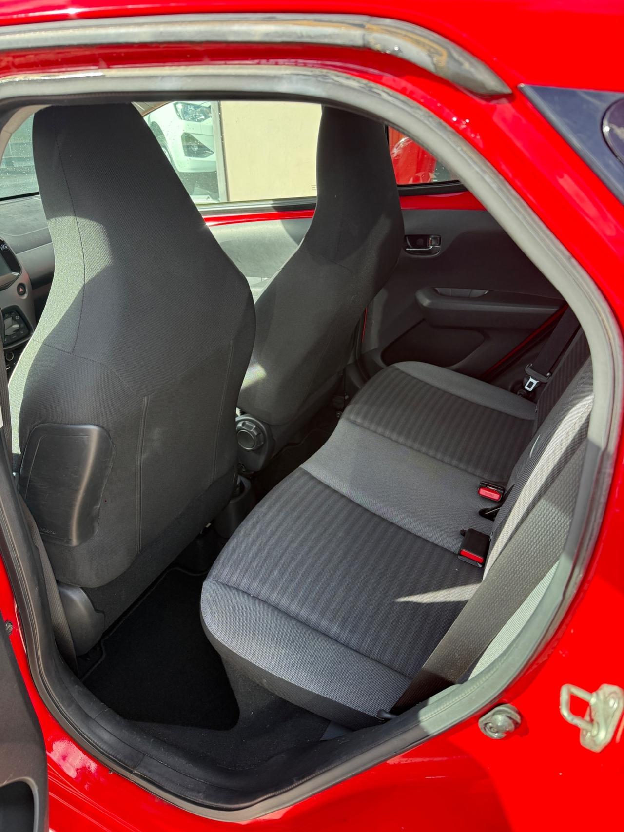 Toyota Aygo 1.0 VVT-i CONNET 23000KM my19"