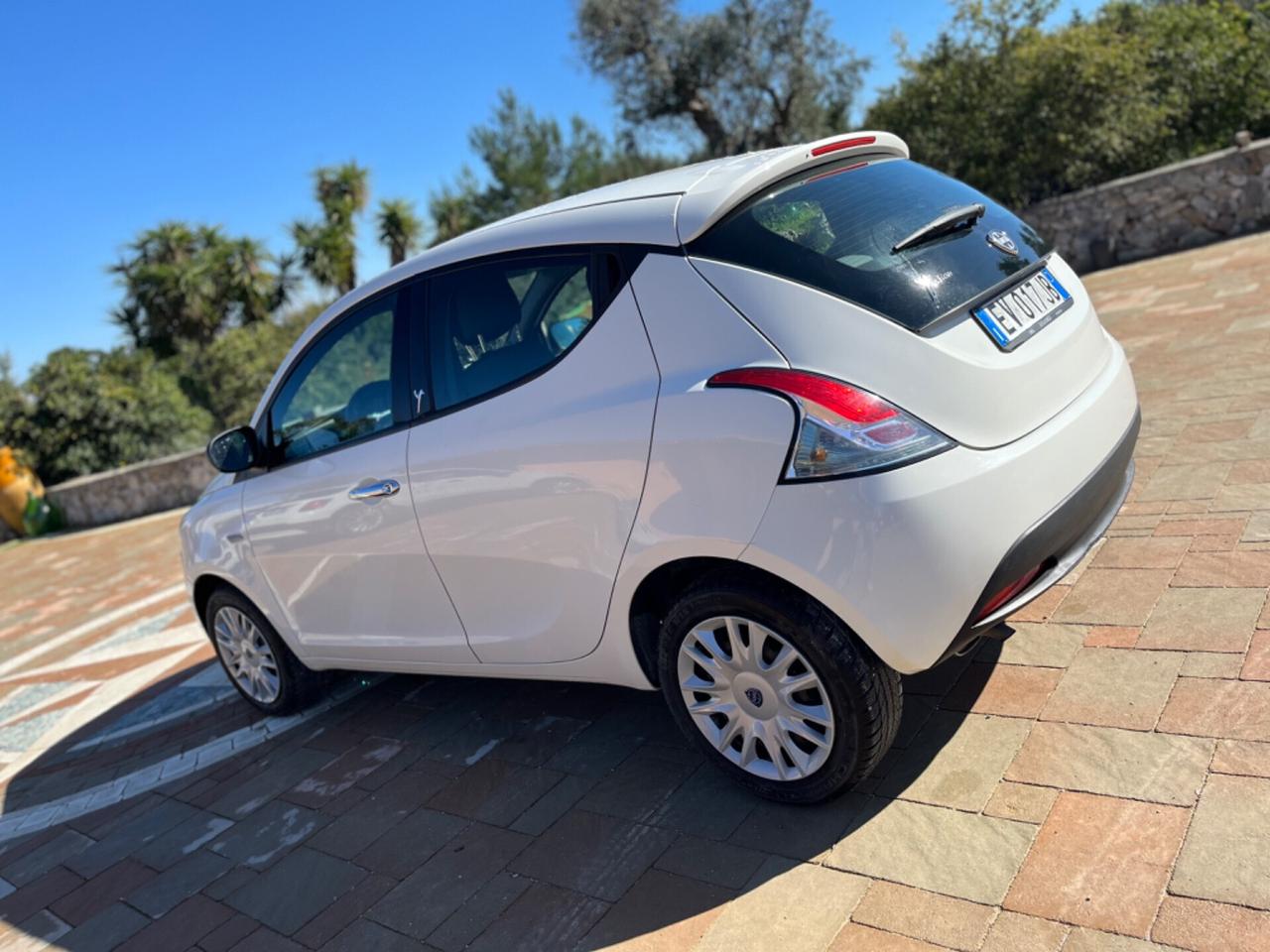 Lancia Ypsilon 1.2 69 CV