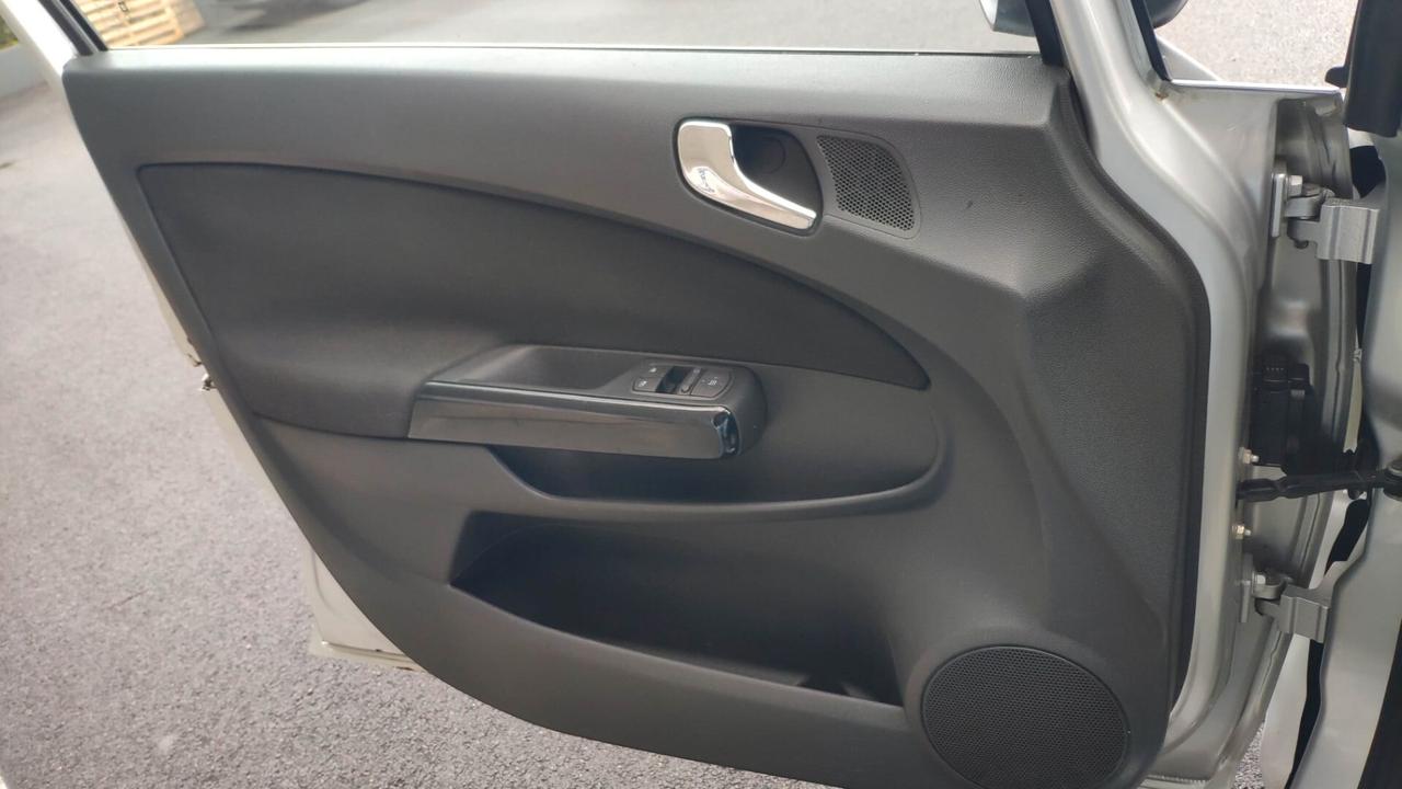 Opel Corsa 1.3 Diesel 75 CV 5P