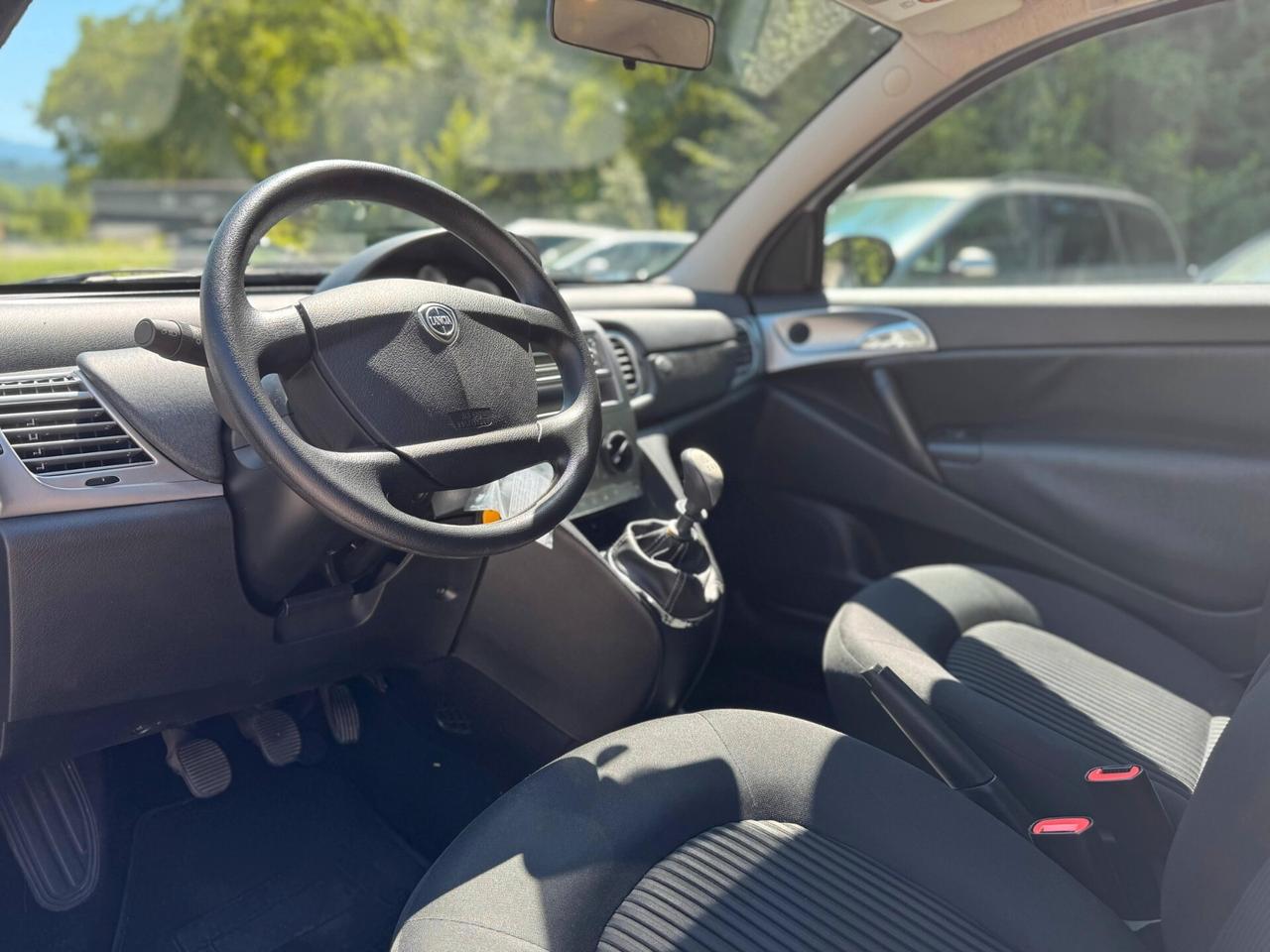 Lancia Ypsilon 1.2 Argento