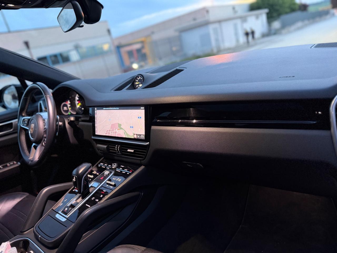 Porsche Cayenne Coupé 3.0 V6 E-Hybrid FULL OPTIONAL