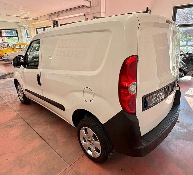 FURGONE FIAT DOBLO DIESEL 1.6 CV 105 Km 196.085 Certificati