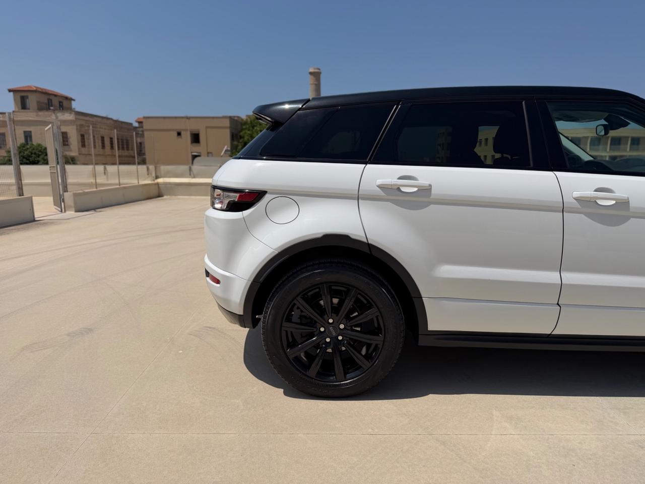 Land Rover Range Evoque 2.2 TD4 5p. Dynamic