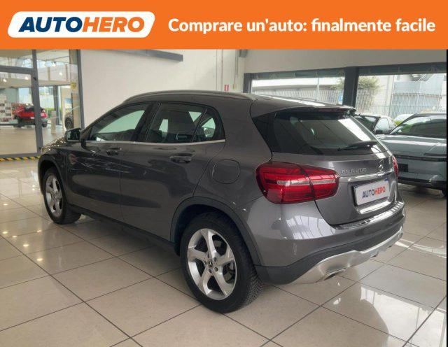 MERCEDES-BENZ GLA 200 Sport