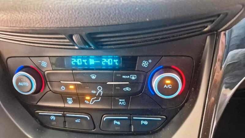 Ford Kuga 1.5 TDCI 120 CV S&S 2WD Titanium