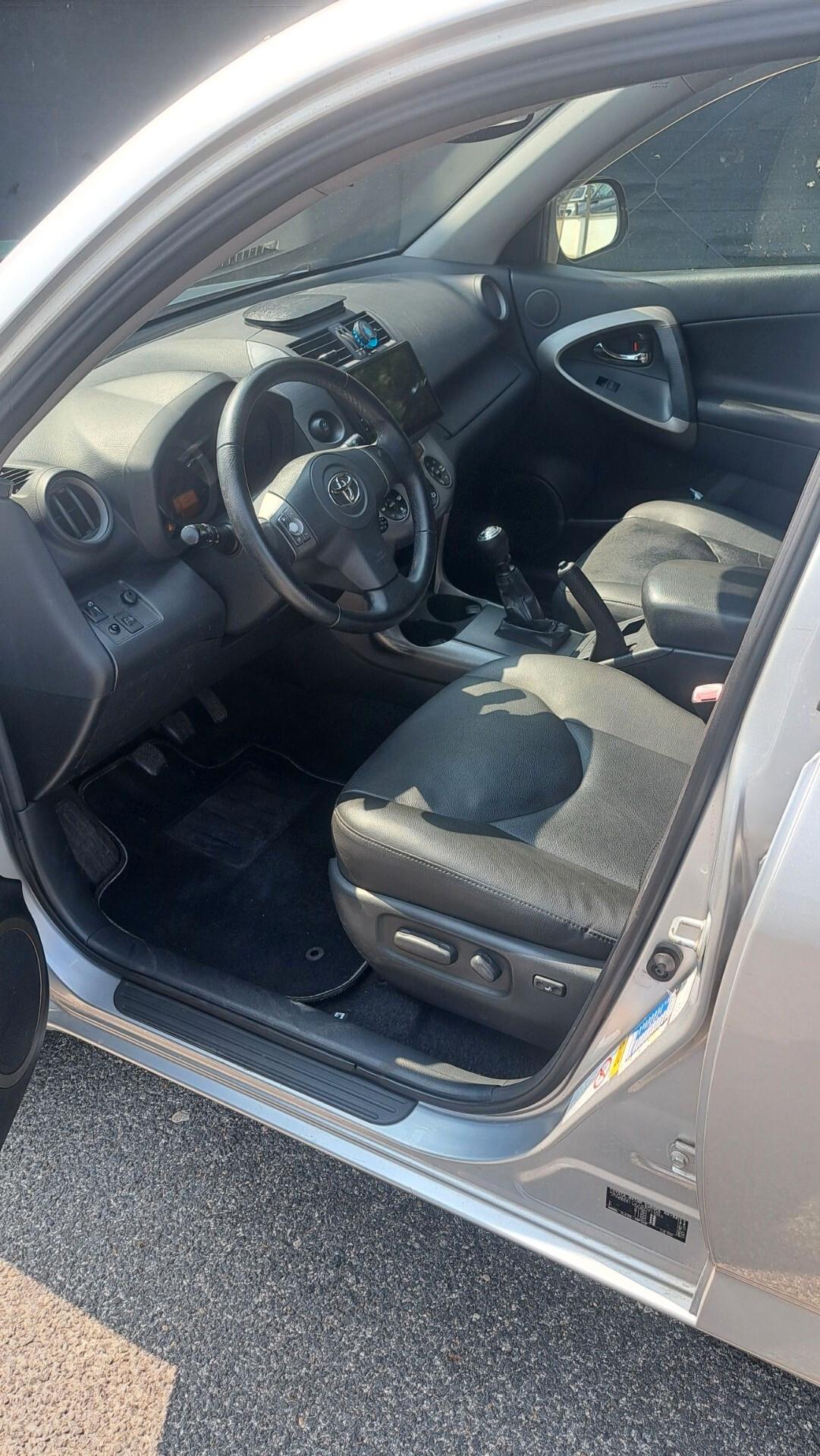 Toyota RAV 4 RAV4 2.2 D-4D 177 CV Luxury