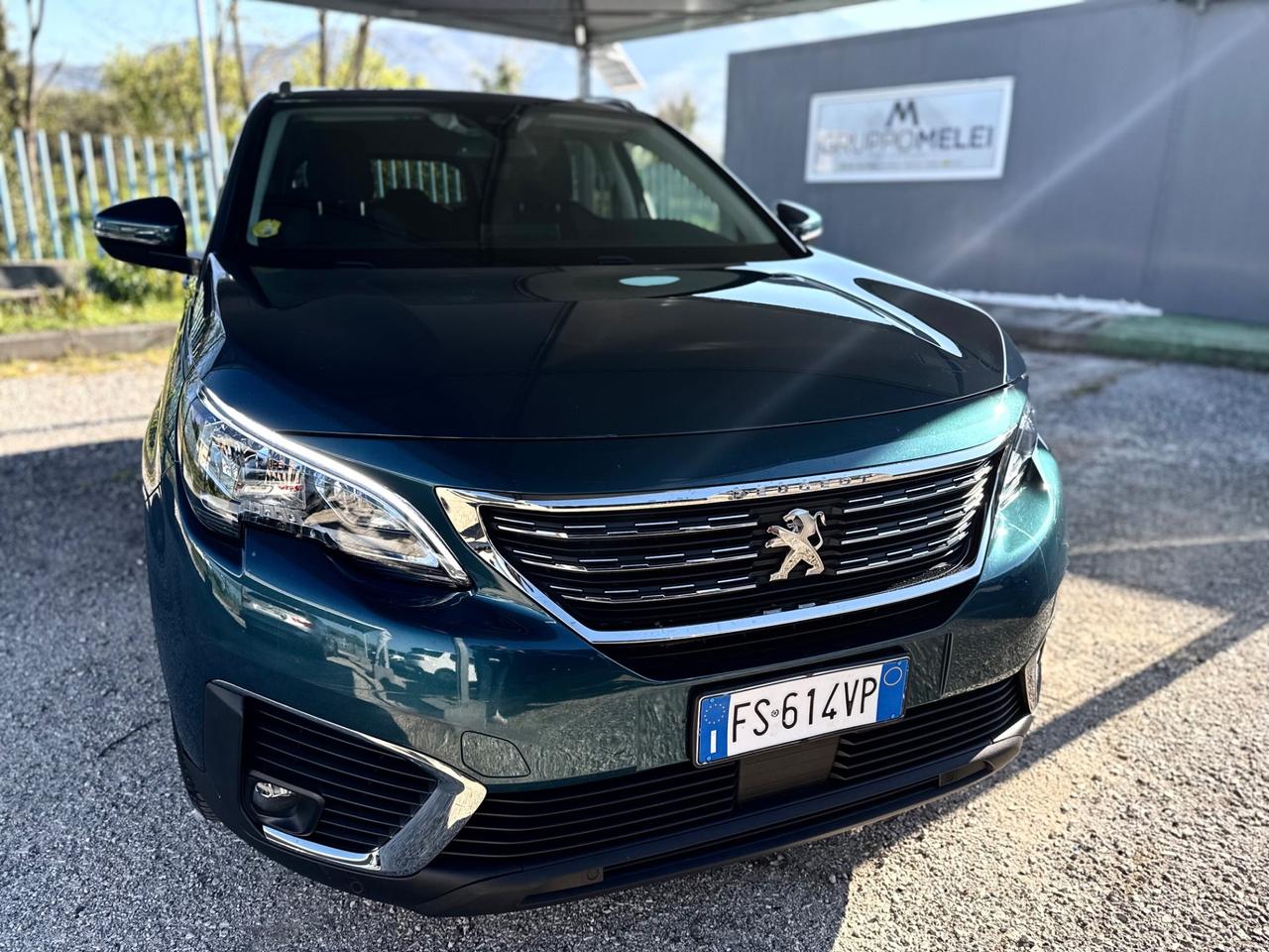 PEUGEOT 5008DIESEL 7 POSTI*TETTO*CERCHI18*NAVI*TAGLPEUGEOT