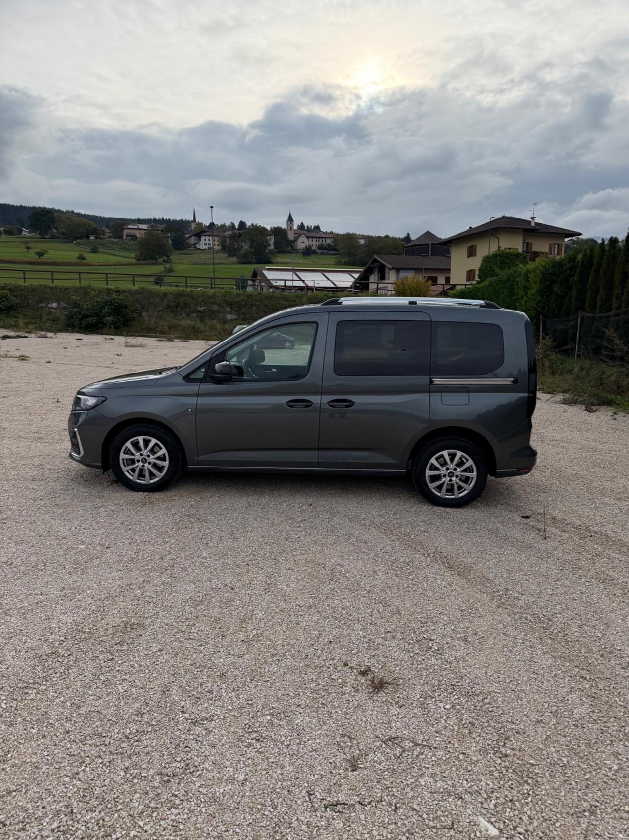 Ford Tourneo Connect 2.0 EcoBlue 122 CV AWD Titanium