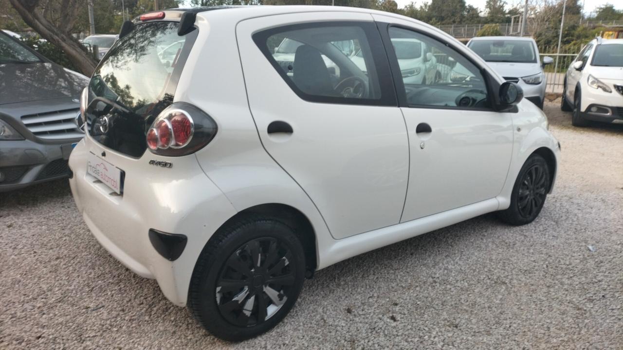 Toyota Aygo 1.0 12V VVT-i 5 porte Active Connect