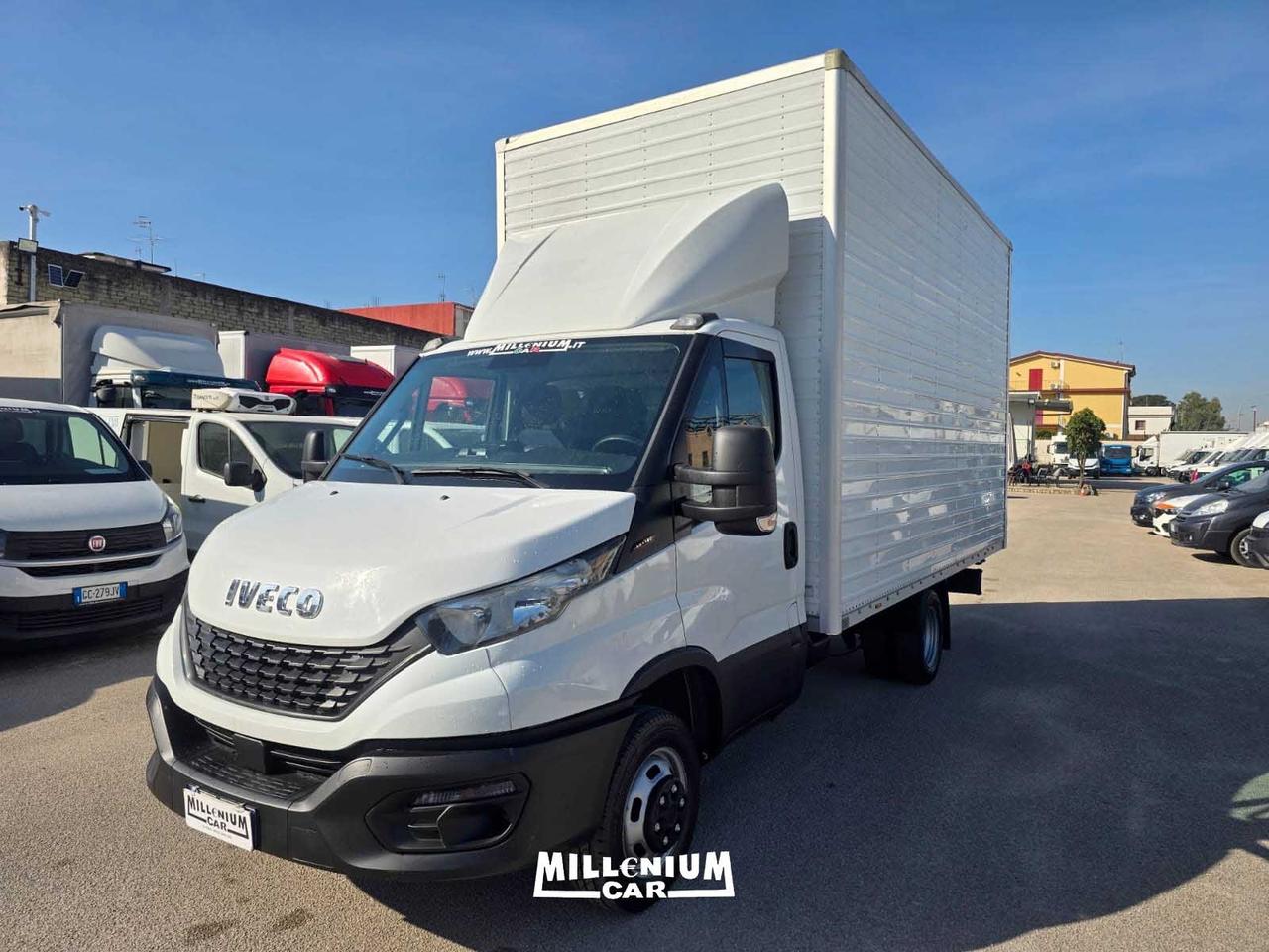 35-18 FURGONE 4,50 2020