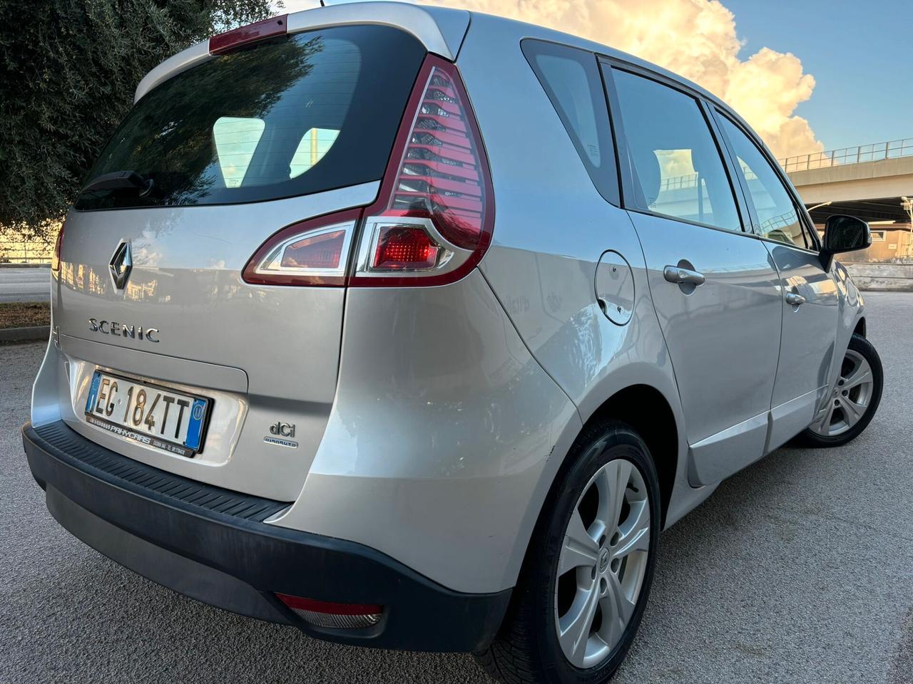 Renault Scenic Scénic X-Mod 1.5 dCi 110CV Luxe