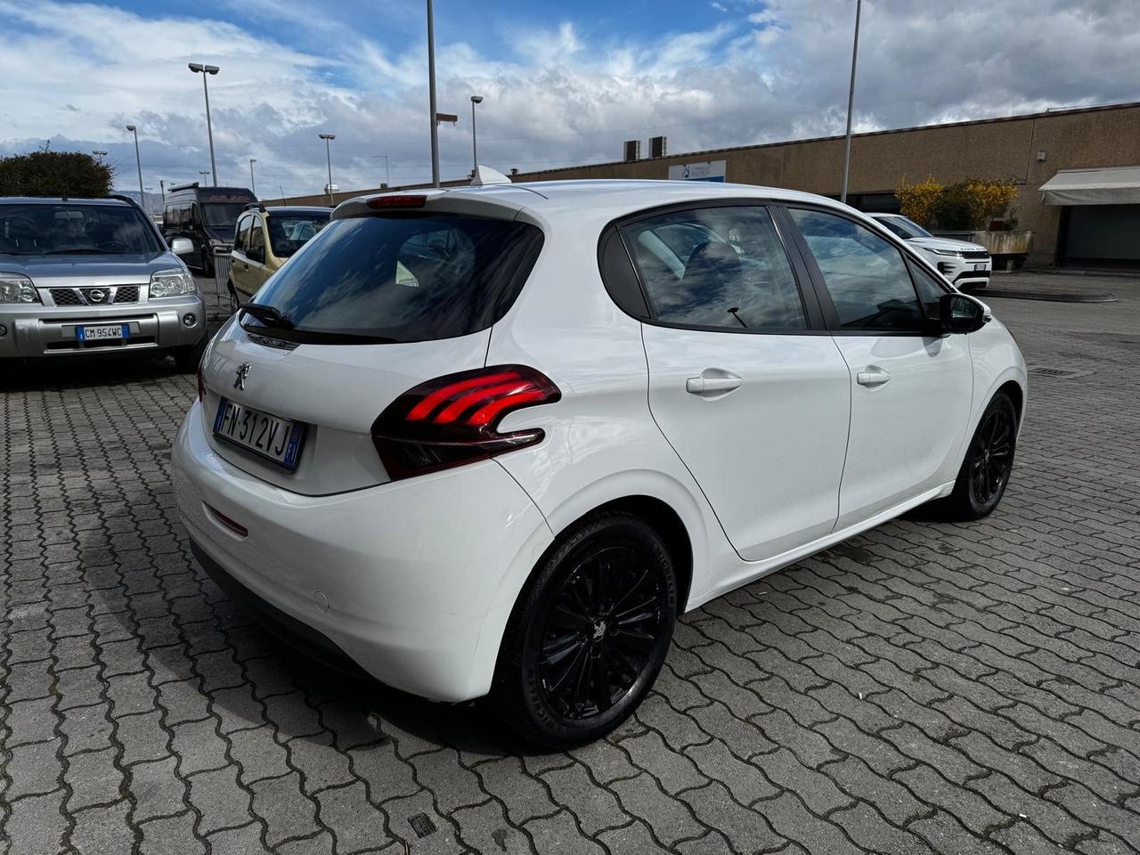 Peugeot 208 BlueHDi 75 5 porte Allure