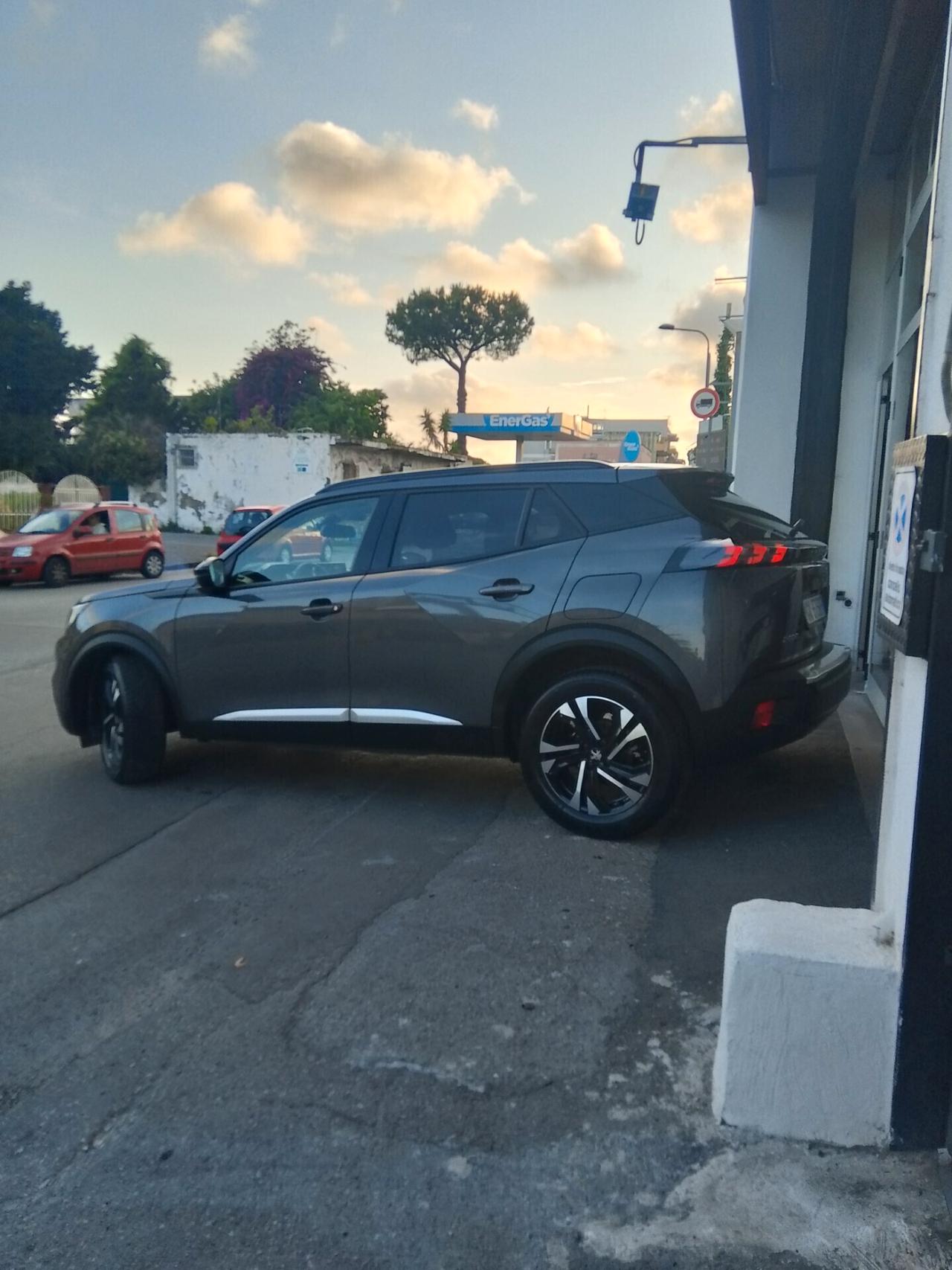 Peugeot 2008 BlueHDi 130 S&S EAT8 Allure Pack