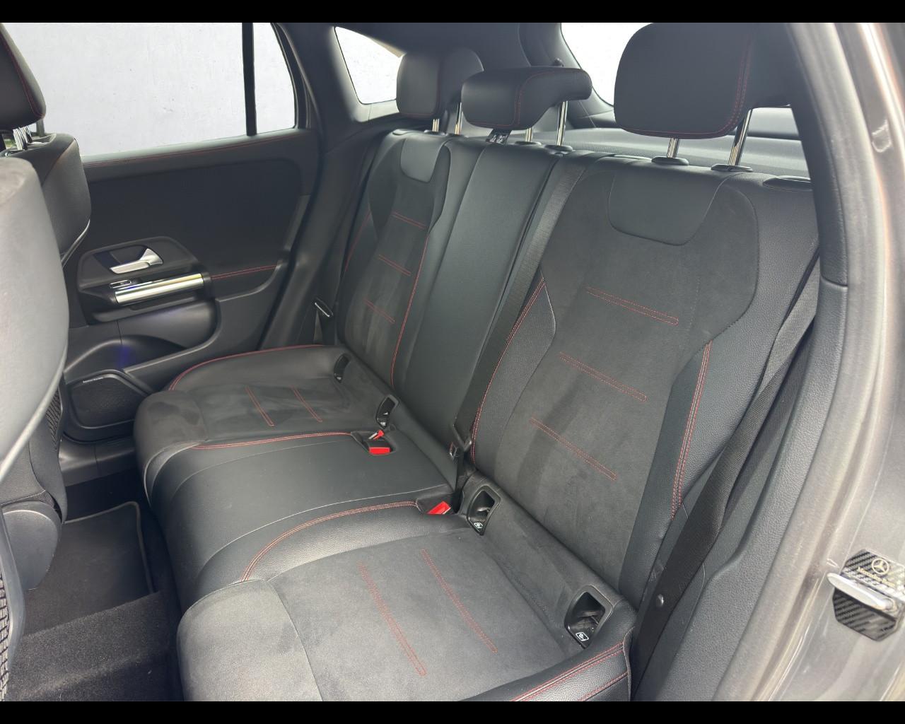 Mercedes-Benz GLA (H247) - GLA 180 d Automatic Premium