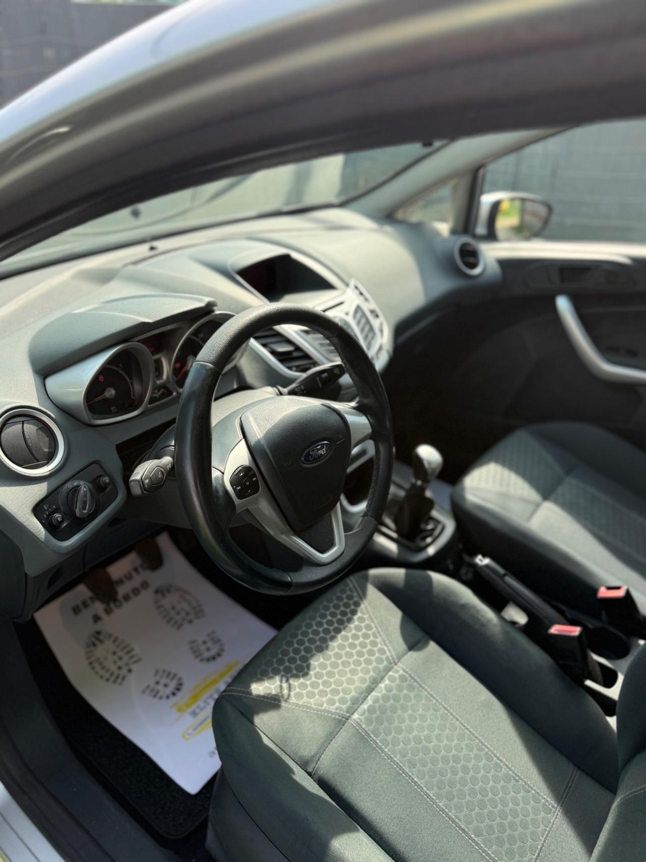Ford FIESTA 1.4 GPL TITANIUM 5 PORTE NEOPATENTATI