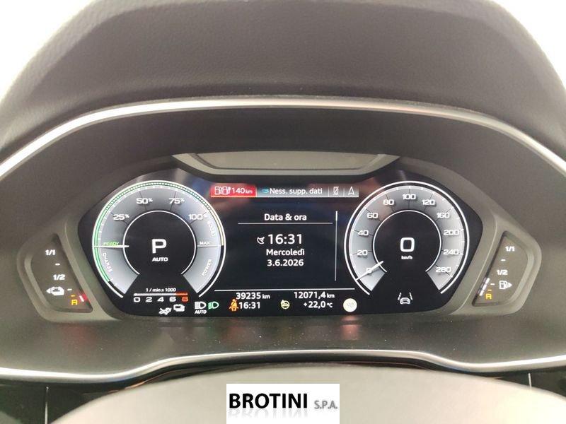 Audi Q3 Sportback 45 TFSI e S tronic Identity Black