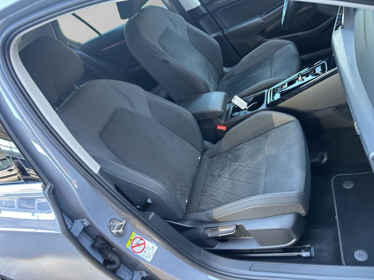 VOLKSWAGEN - Golf- 2.0 tdi Life 115cv dsg