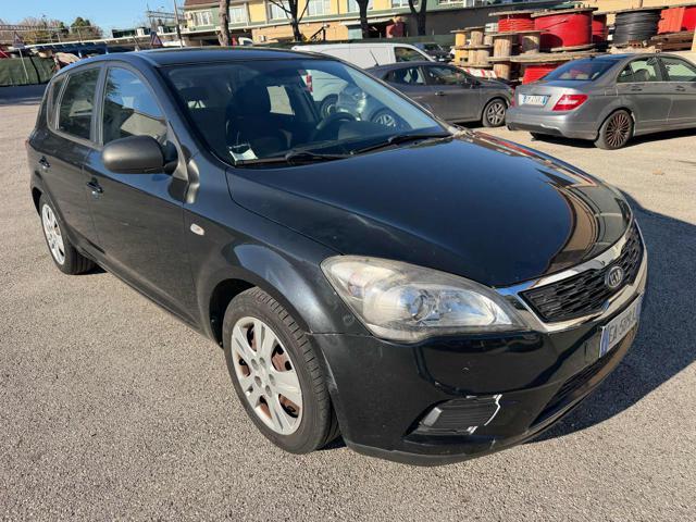 KIA cee'd 117,150km 1.4 90CV 5p. EX nessun lavoro da fare