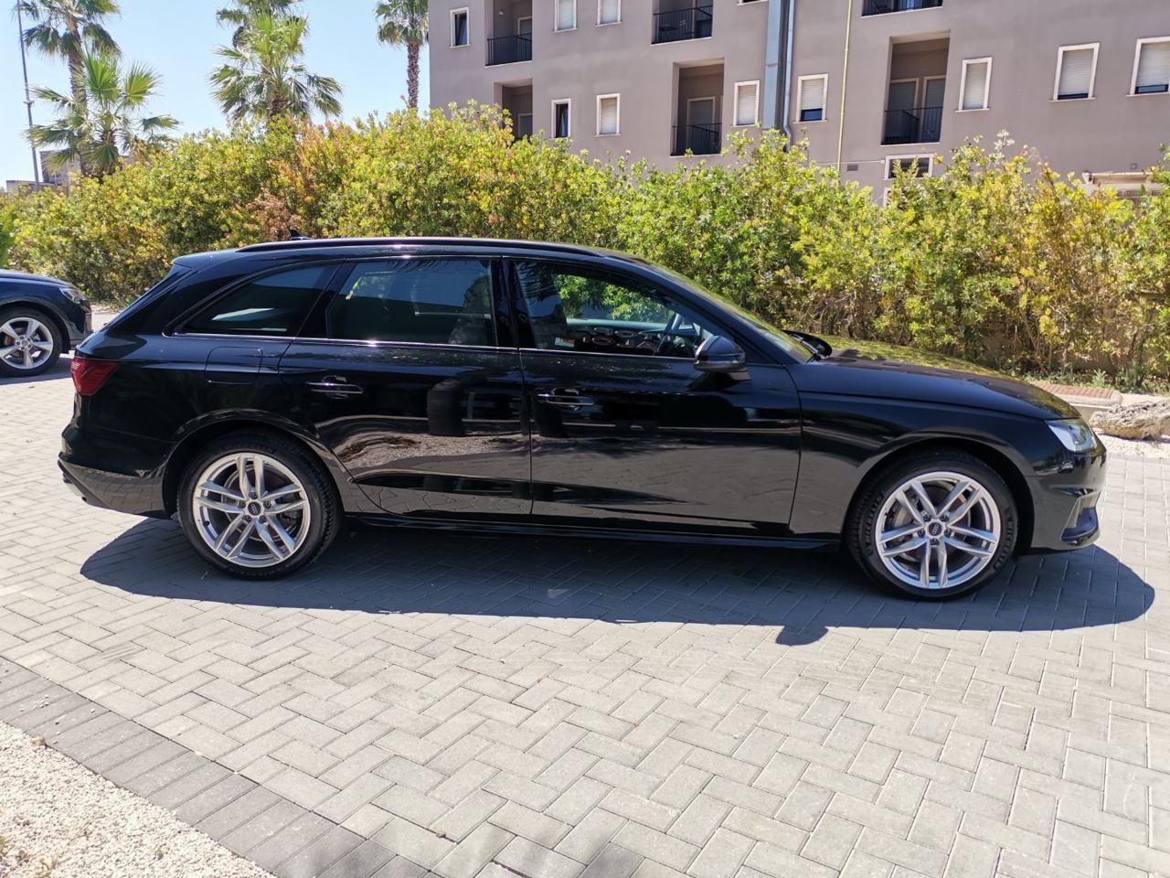 Audi A4 Avant 40 TDI S tronic TOTAL BLACK