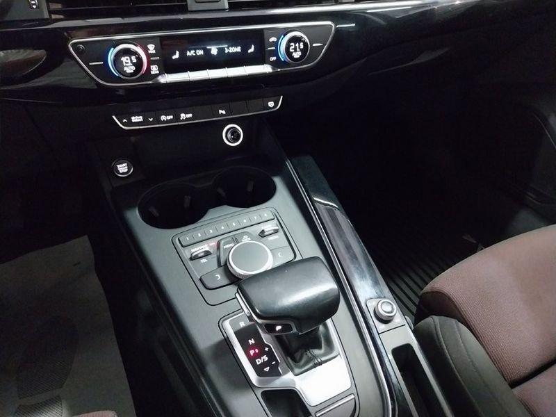 Audi A4 V 2016 Avant Avant 30 2.0 TDI 122cv Sport S tronic
