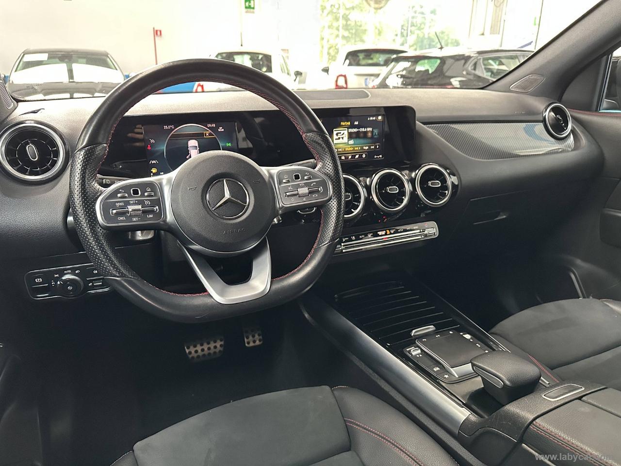 MERCEDES-BENZ GLA 200 Automatic Premium
