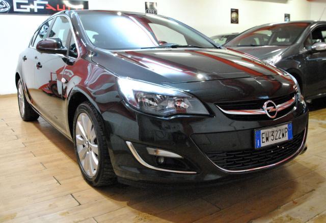 Opel Astra Astra IV 2010 5p 1.4 t Cosmo Gpl-tech 140cv