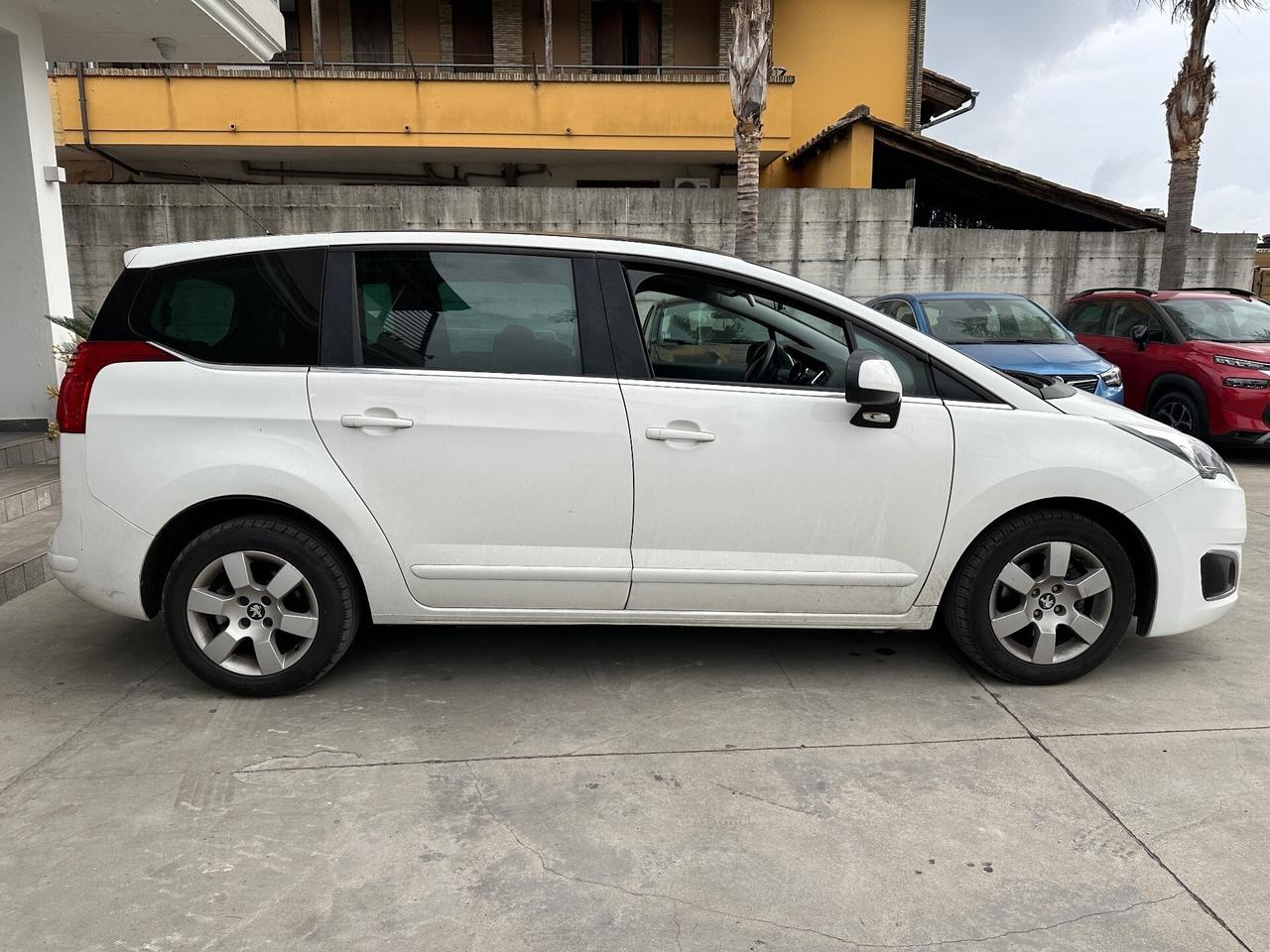 Peugeot 5008 1.6 e-HDi 115CV Stop&Start ETG6 Allur