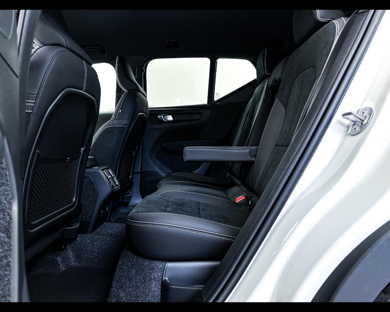 VOLVO XC40 Plus Dark B4 AUT