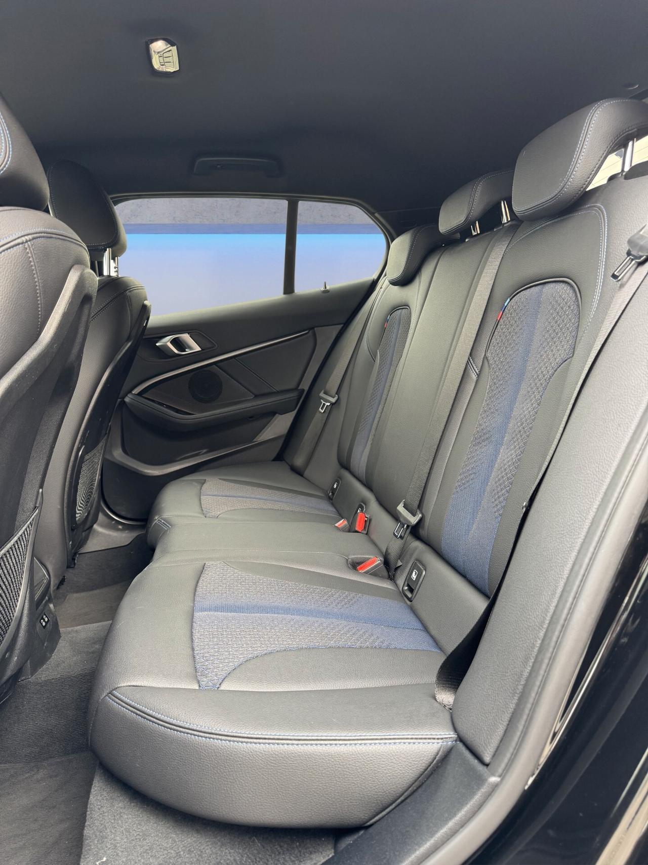 Bmw 118 118d 5p. Msport