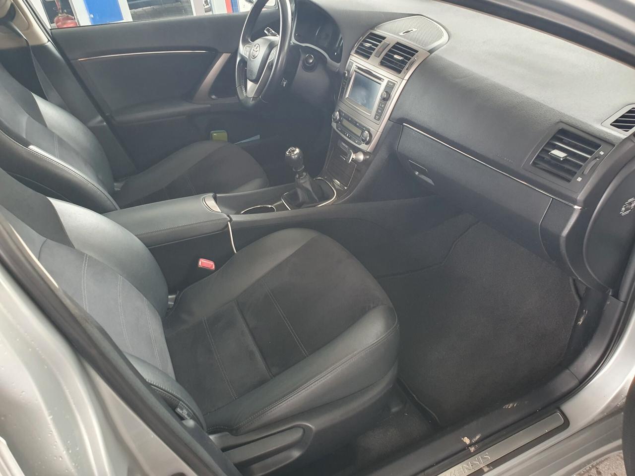 Toyota Avensis 2.0 D-4D Wagon Lounge