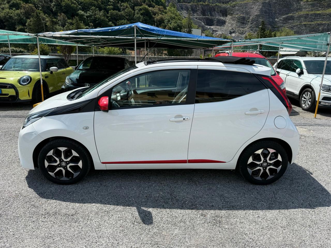 Toyota Aygo Connect 1.0 VVT-i 72 CV 5 porte x-clusiv cabrio