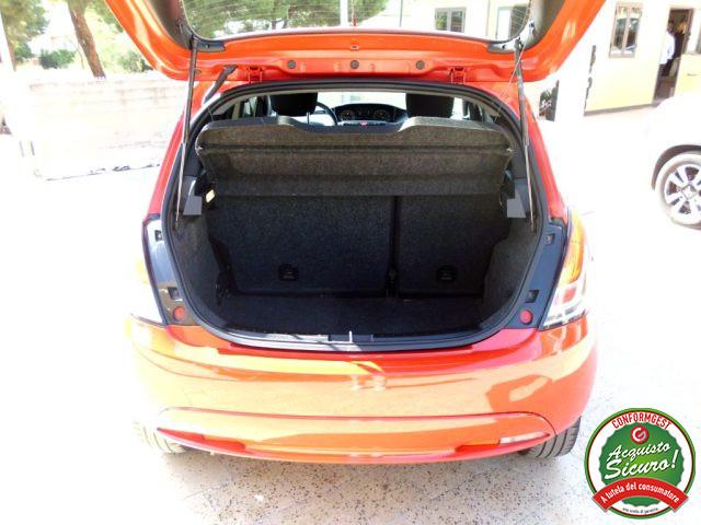 LANCIA Ypsilon 1.2 69 CV 5 porte Gold