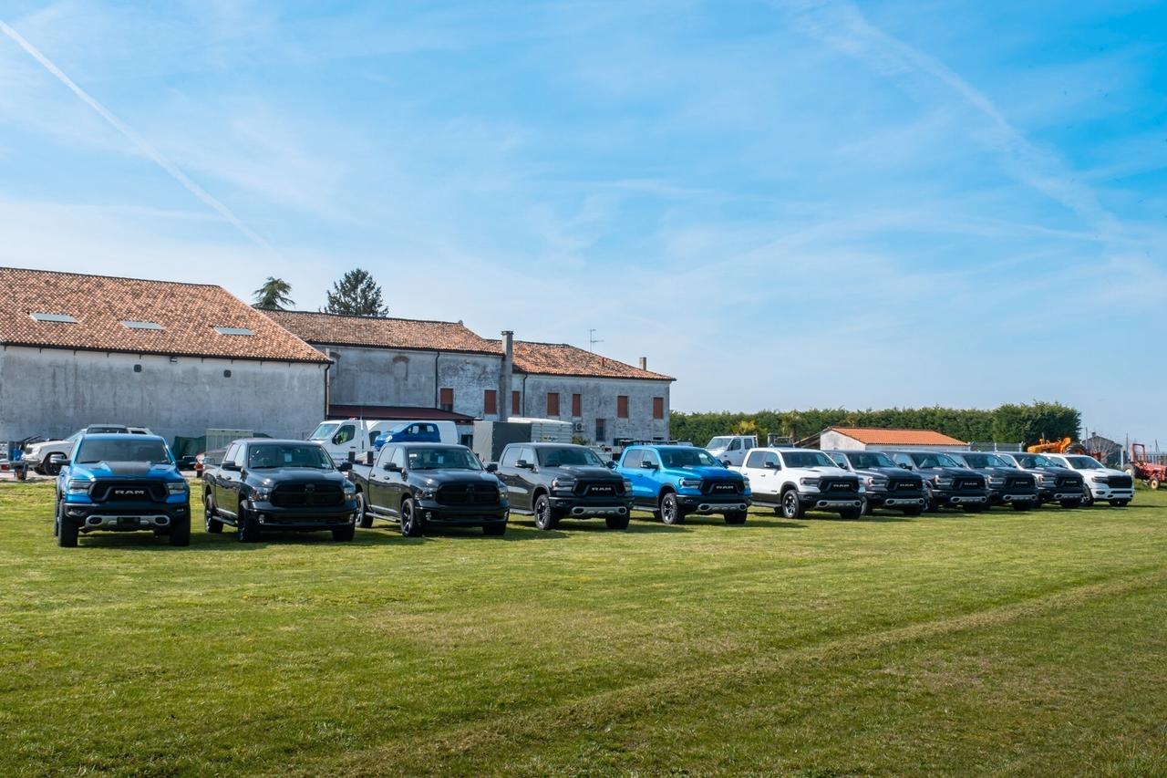 Dodge RAM 1500 Crew 5.7L V8 LIMITED NIGHT EDITION 2024