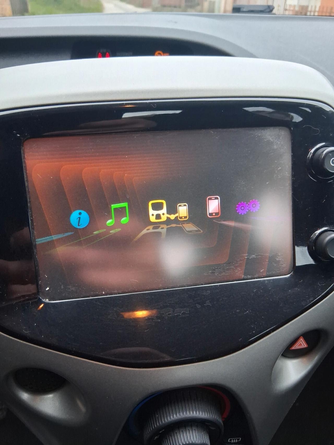 Peugeot 108 VTi 68 ETG 5 Porte Automatica