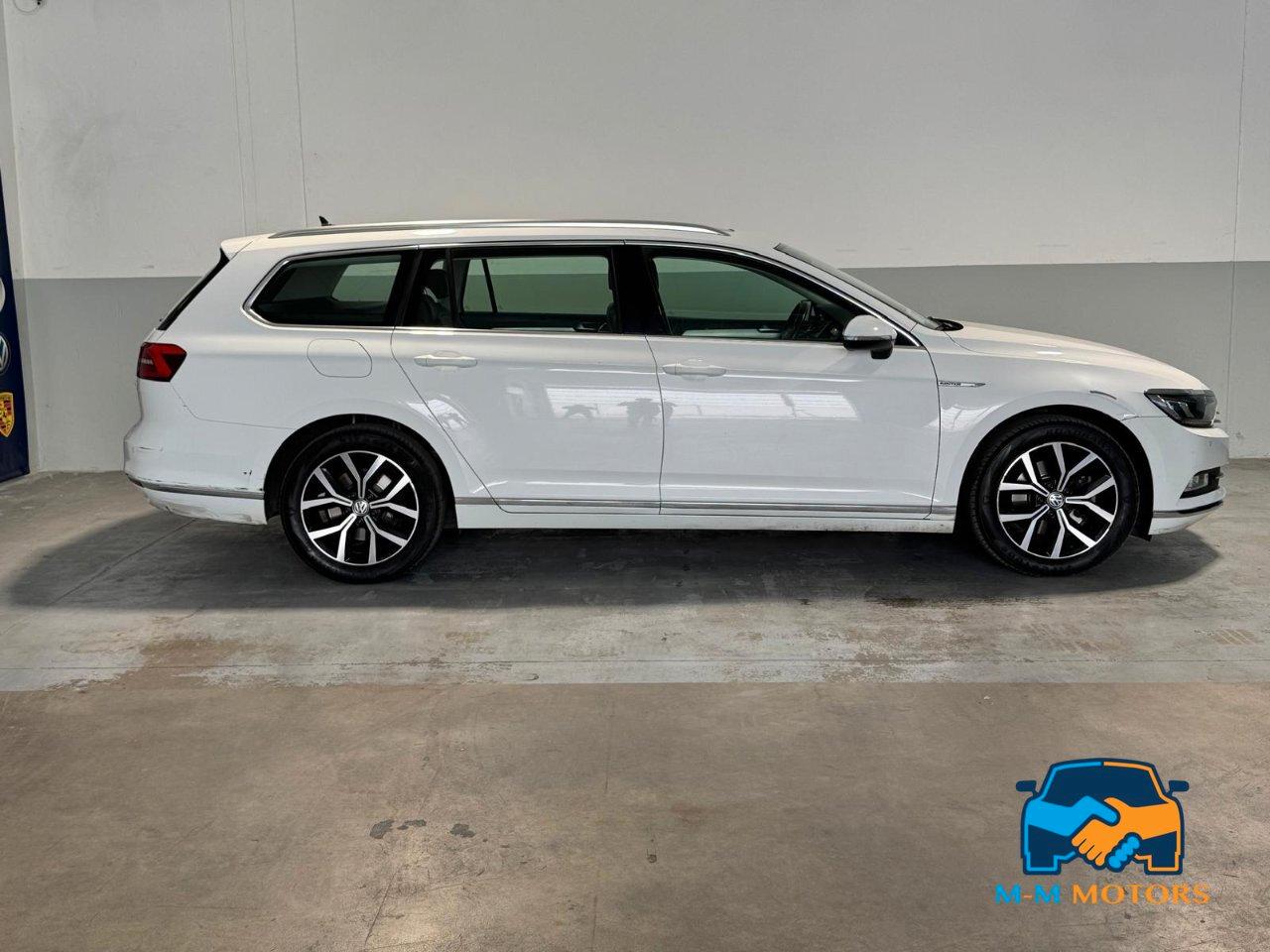 Volkswagen Passat Variant 2.0 tdi Highline 4motion 150cv UNICOPRO TAGLIANDI VW