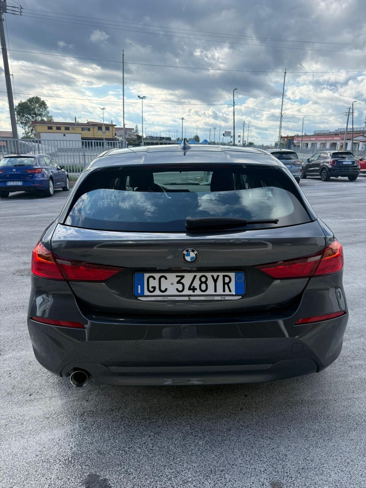 Bmw 116 116d 5p. Business Advantage