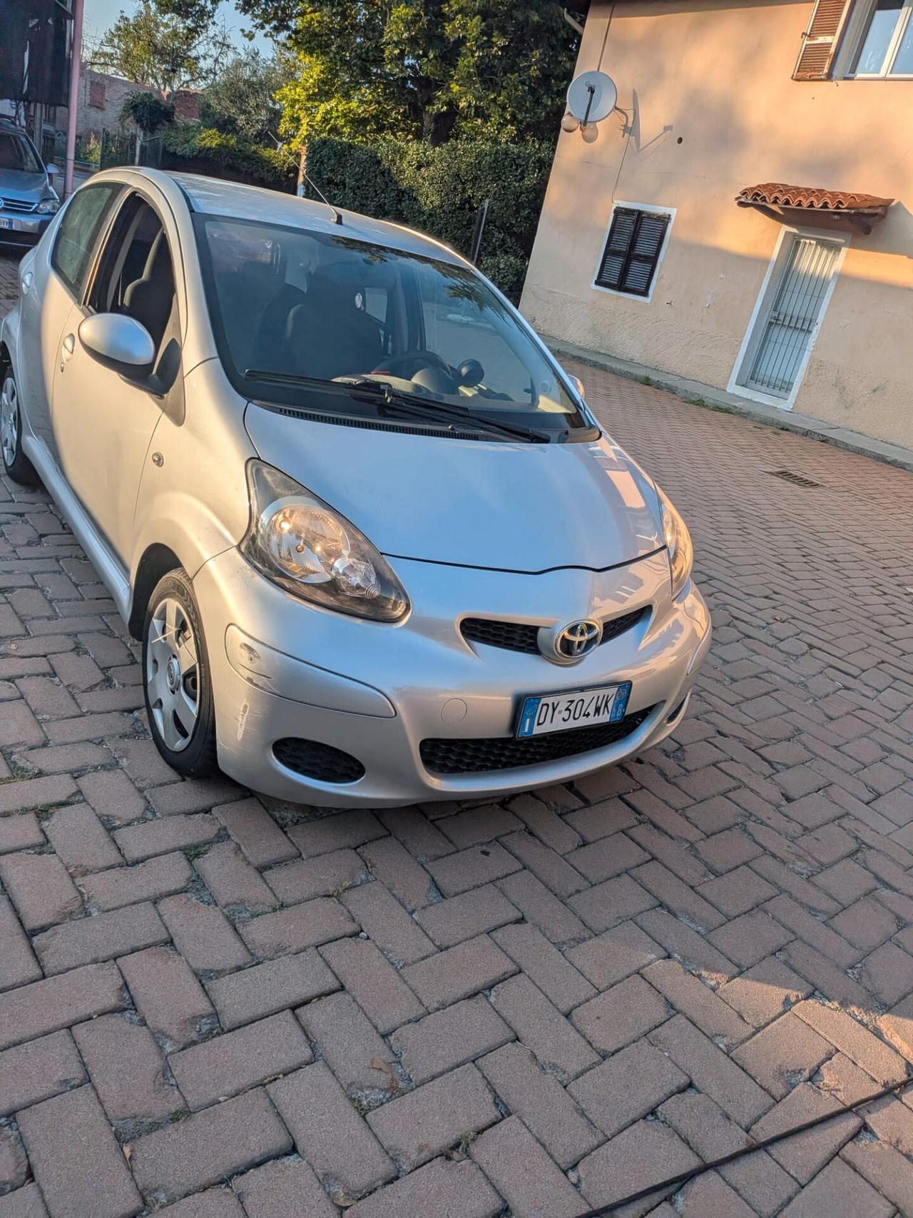Toyota Aygo 1.0 12V VVT-i 5 porte Sol
