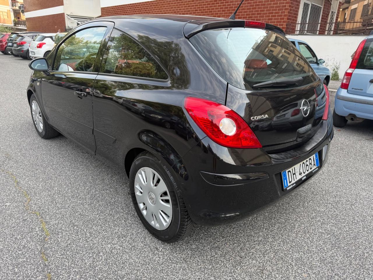 Opel Corsa 1.2 3 porte Enjoy