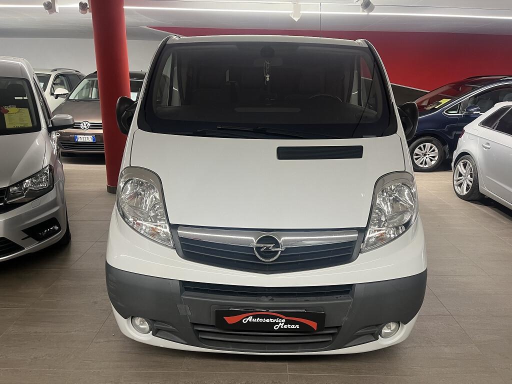 Opel Vivaro 2.5 CDTI Camping Letto Cucina Gancio