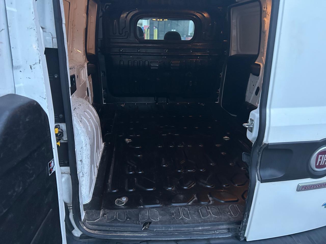 Fiat Doblo Doblò 1.4 T-Jet Natural Power PL-TN Cargo Maxi Lamierato