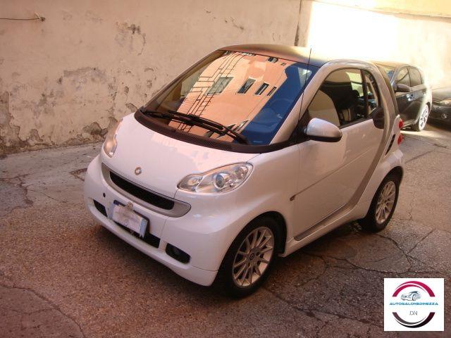 SMART - Fortwo - 1000 52 kW MHD coupé passion