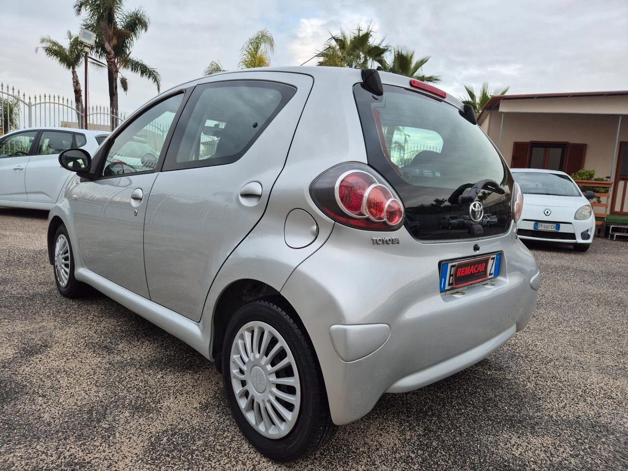 Toyota AYGO 1.0 VVT-i 5 porte AUTOMATICA RESTAYLIN NUOVA FULL