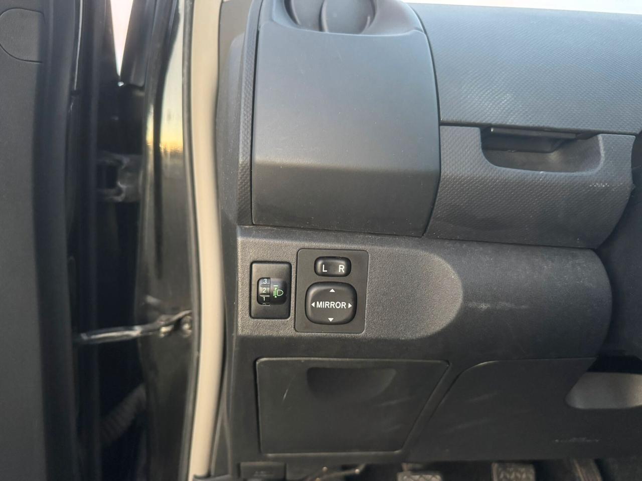 Toyota Yaris 1.0 5 porte SOLAMENTE 129.000 KM