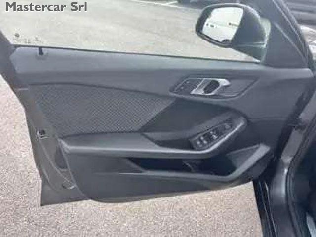 BMW 120 Serie 1 F40 120d xdrive Bus Adva auto GB628PB